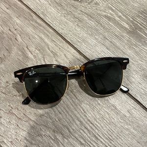 Rayban clubmaster look unisex